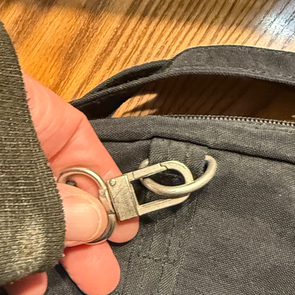 Baggallini Black Messenger Bag - Picture 8 of 8